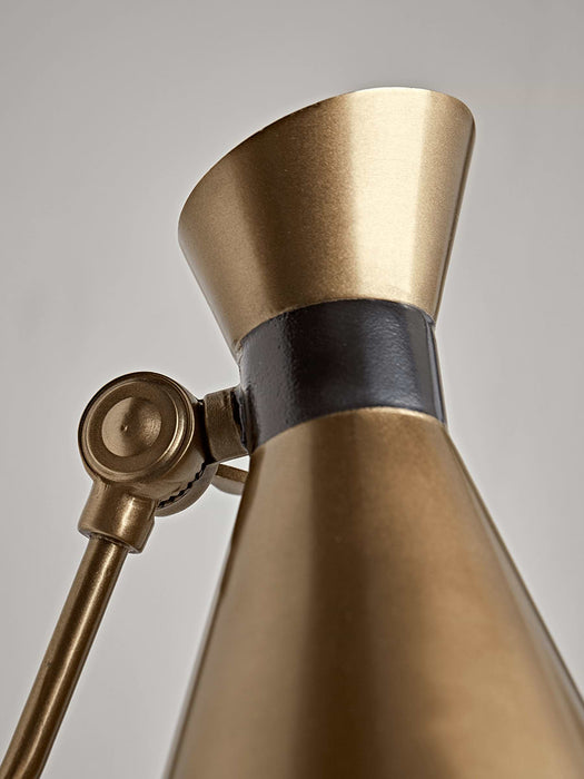 Finn Wall Lamp