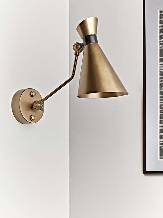 Finn Wall Lamp