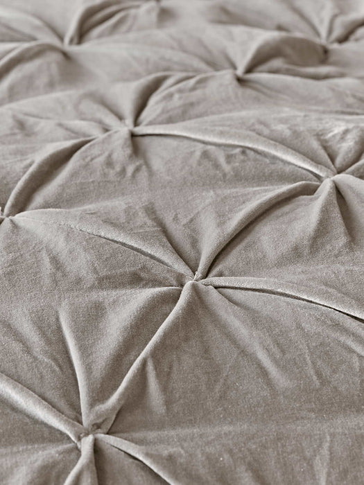 Pin-Tucked Velvet & Linen Kingsize Quilt - Dove Grey