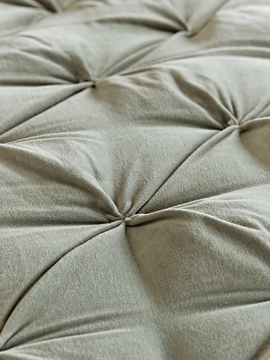 Pin-Tucked Velvet & Linen Kingsize Quilt - Sage