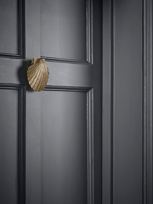 Shell Door Knocker â€“ Solid Brass