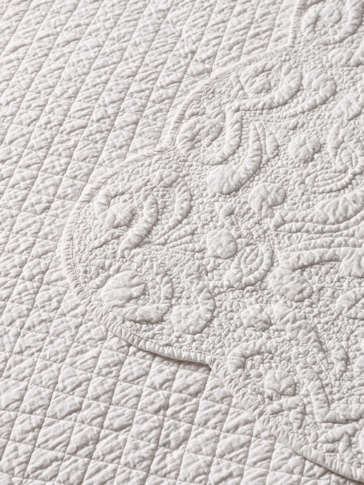 Embroidered Scalloped Bedspread