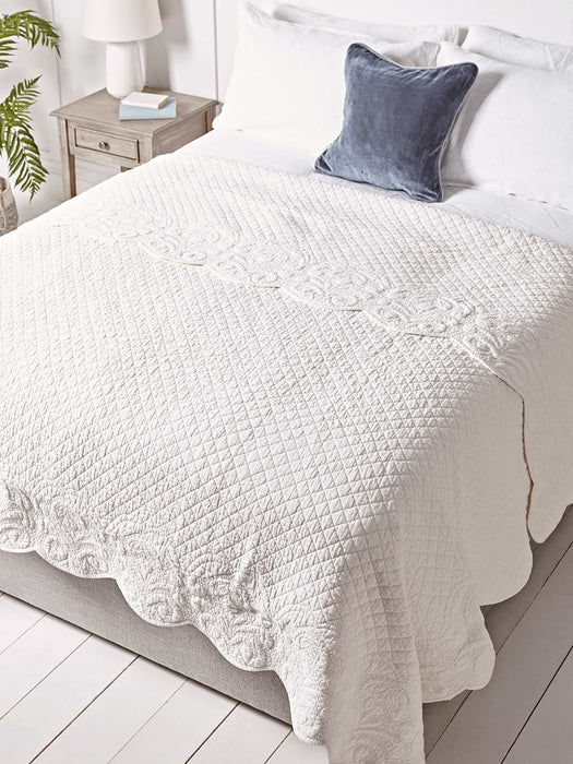 Embroidered Scalloped Bedspread