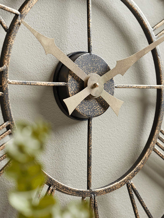 Distressed Indoor Outdoor Clock - Medium