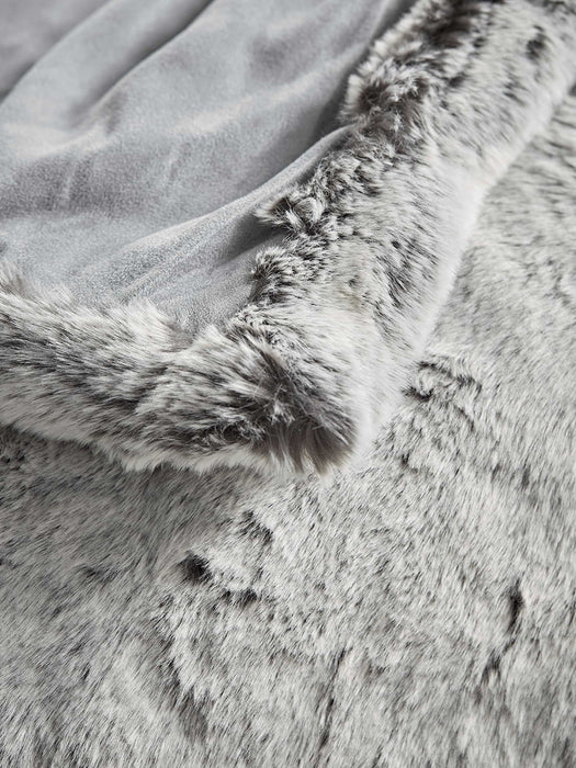 Supersoft Faux Fur Throw - Husky