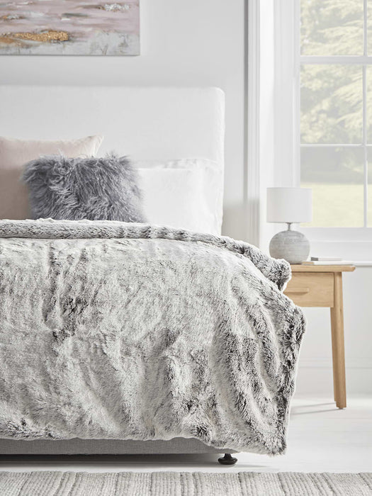 Supersoft Faux Fur Throw - Husky