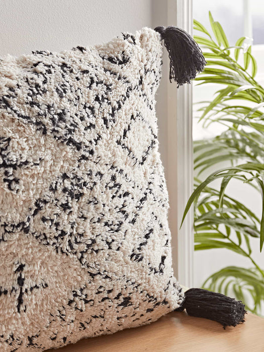 Skoura Cushion