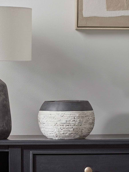 Black & Natural Textured Planter