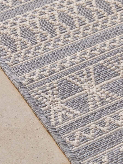Indoor Outdoor Geometric Rug