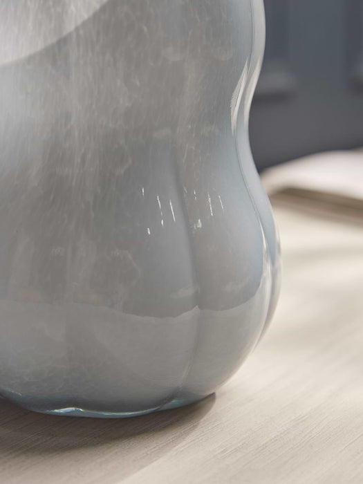 Ausha Vase