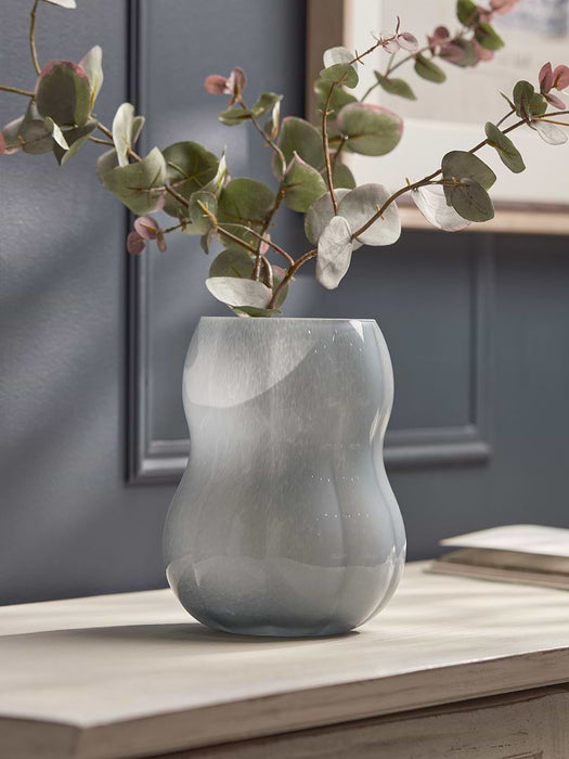Ausha Vase