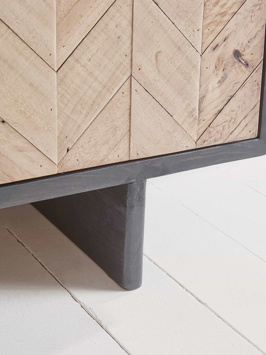 Hollis Media Unit