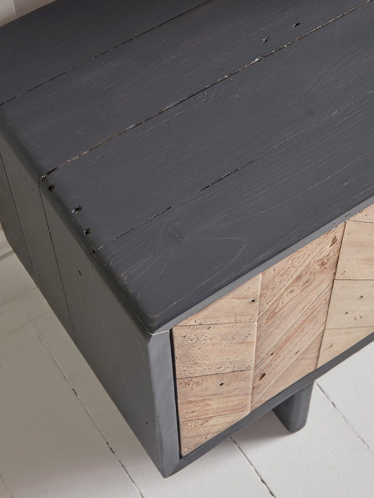 Hollis Media Unit