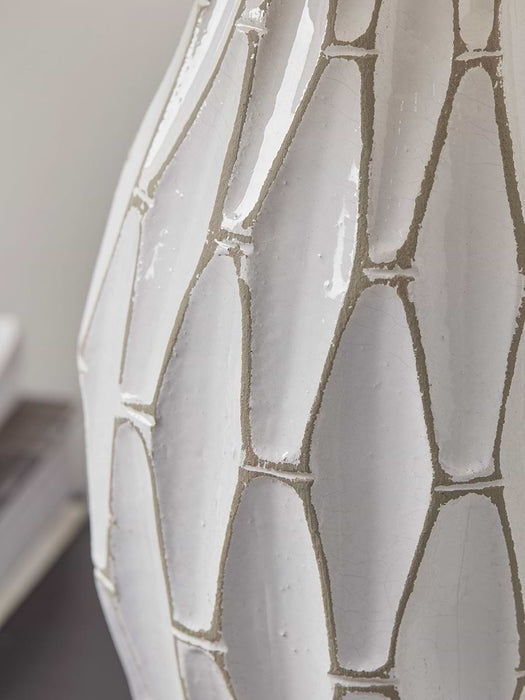 Alva Table Lamp