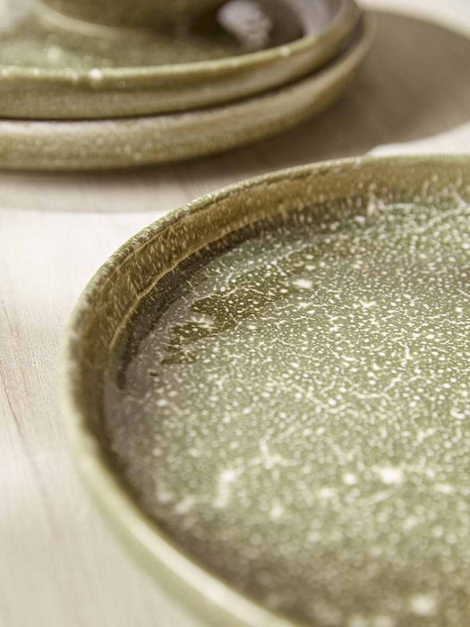Twelve Piece Lila Dinnerware Set