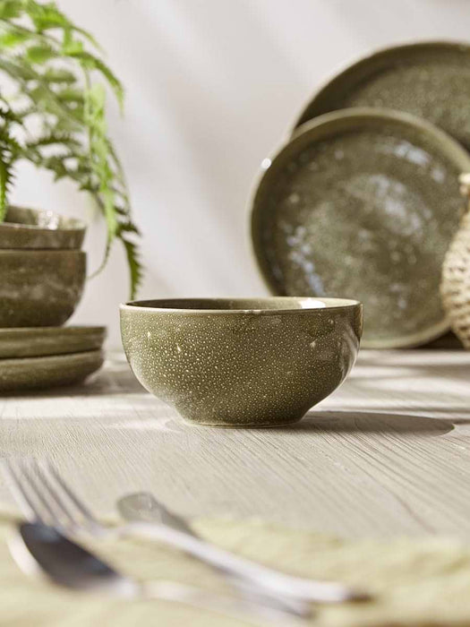Twelve Piece Lila Dinnerware Set