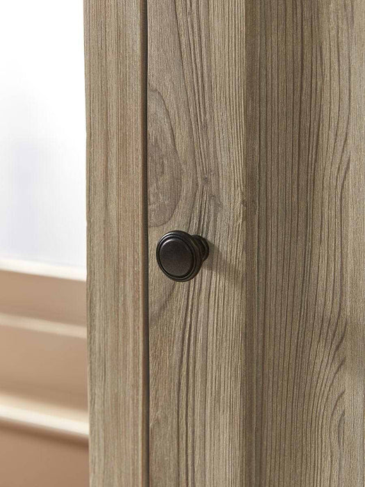 Dione Wardrobe