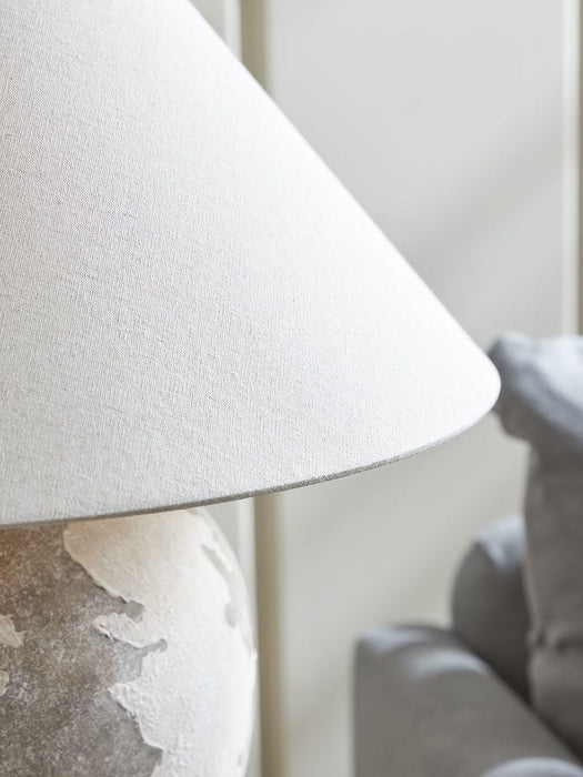 Lucia Table Lamp