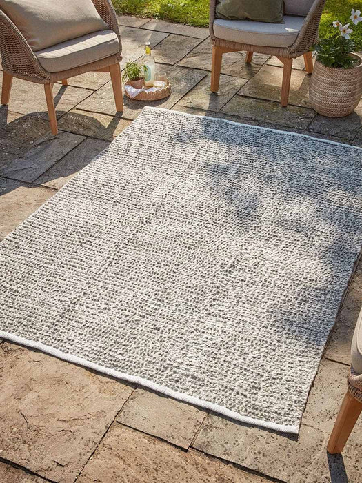 Akalla Outdoor Rug