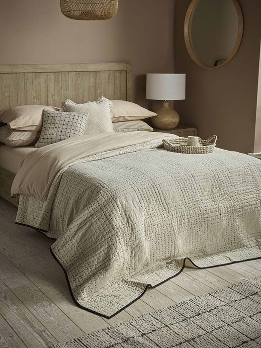 Yvoire Bedspread