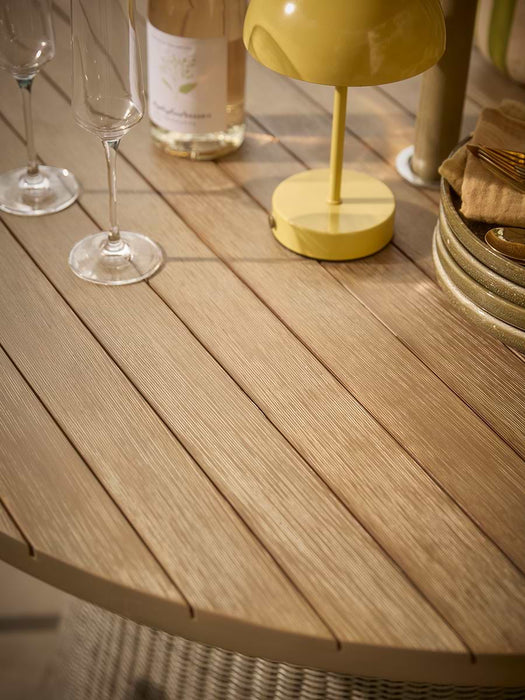 Vattern Dining Set