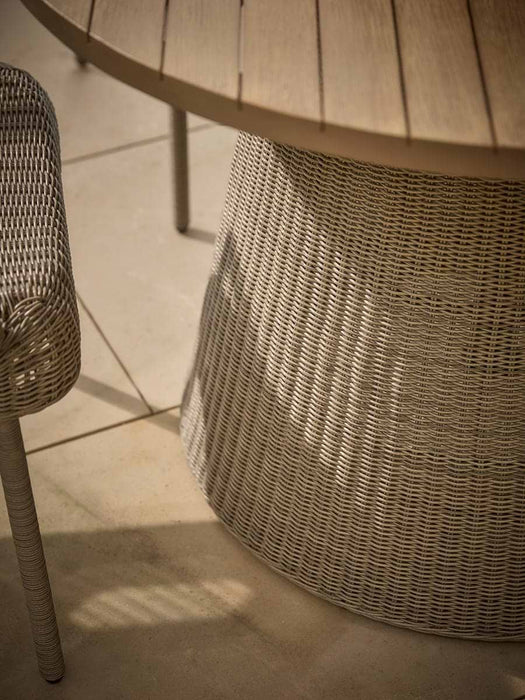 Vattern Dining Set