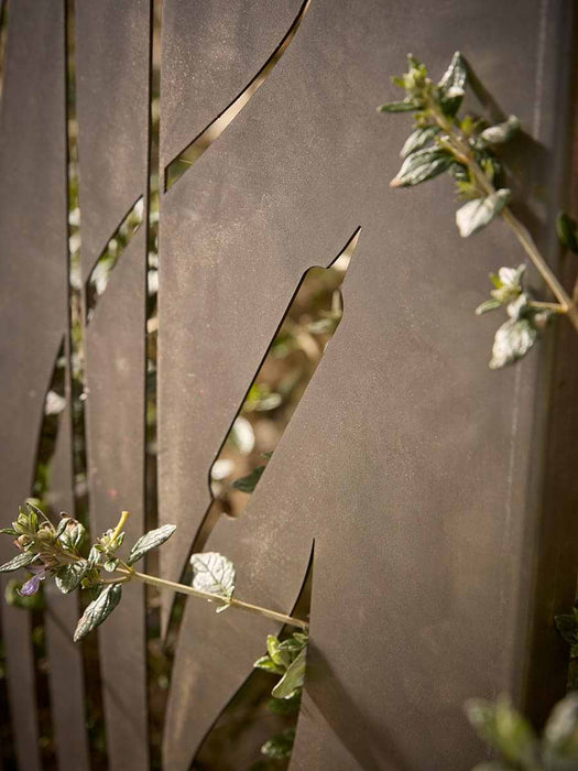 Rusted Bulrush Garden Screen - Small