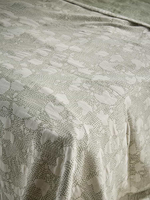 Jacquard Acre Bedspread